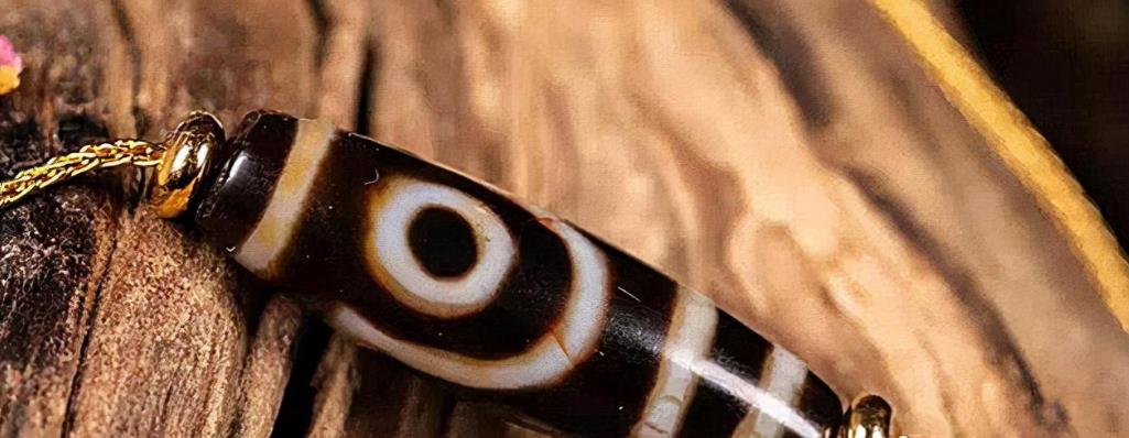 刘欢|世上仅存2颗的“九眼天珠”，李连杰花2000万买一颗，今价值1个亿