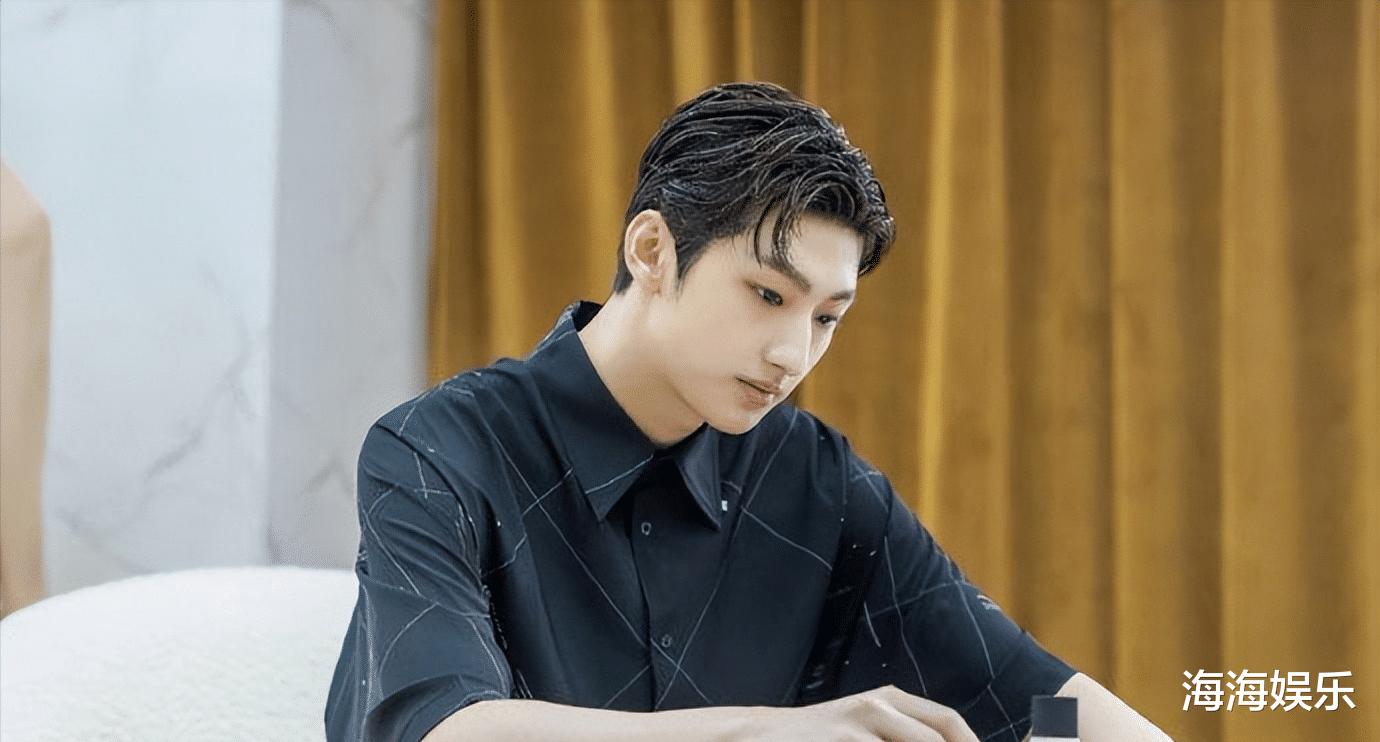 姨母笑|又一甜宠喜剧开播成黑马，霸道总裁和清纯甜蜜，甜的全程姨母笑