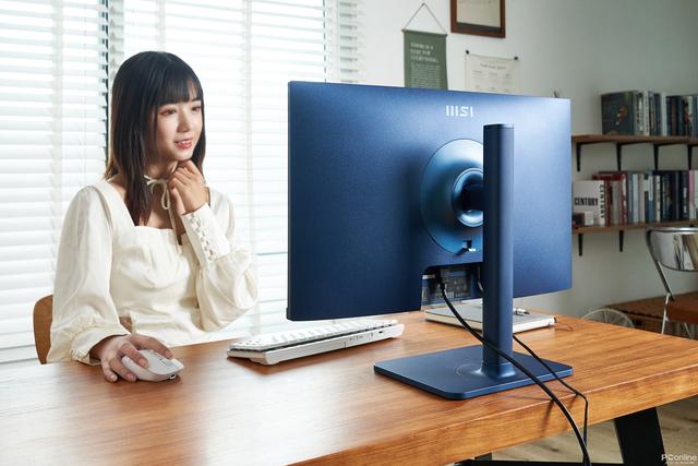 显示器|办公显示器也要追求“流行色”—微星MD241P群青版图赏