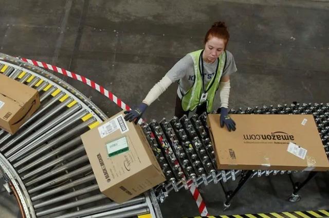 智能手表|为何西方发达国家并不扶持“电商”?看到路边的街道,你就清楚了