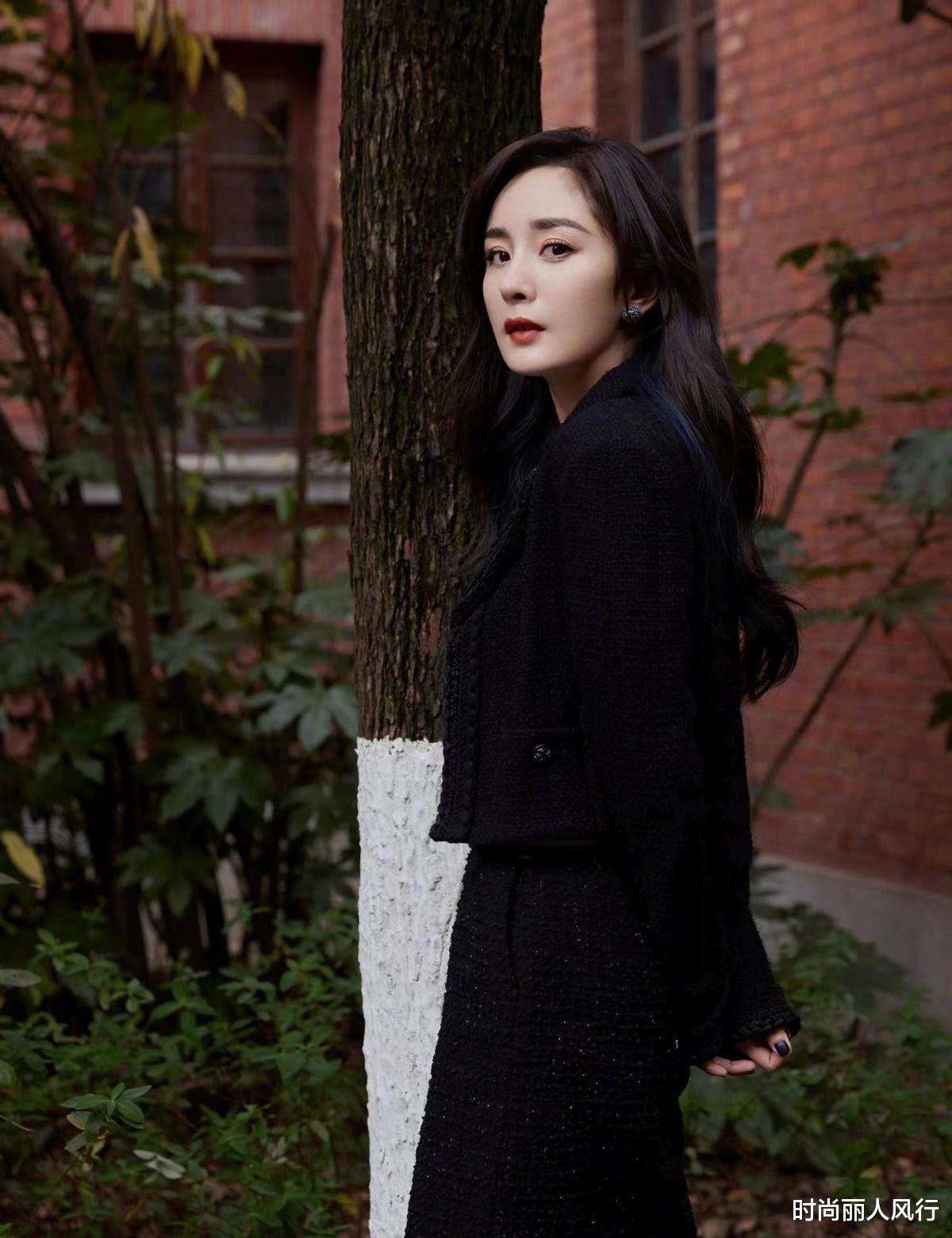杨幂|明星全员穿黑西装亮相电影周！杨幂眼神杀霸气十足，抬头瞬间A炸
