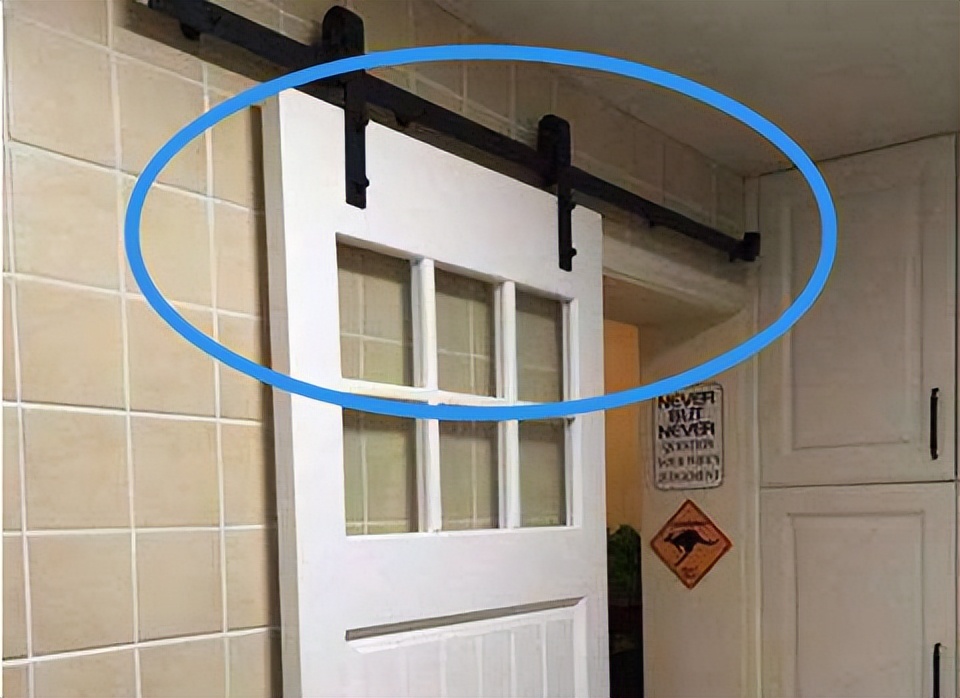 越来越多人卫生间都不装平开门,都喜欢这样装了,太聪明了