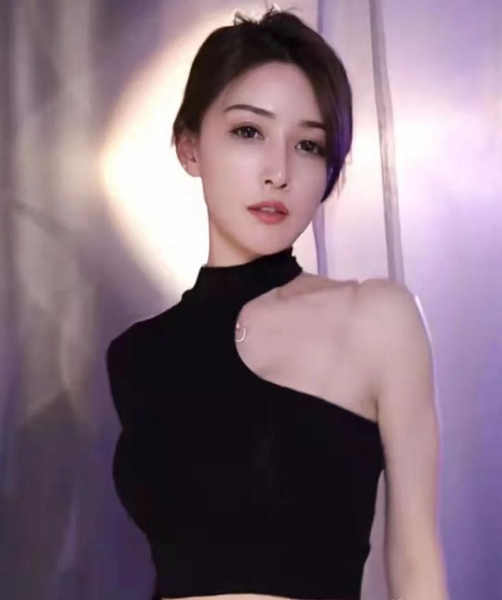 |“晓晓”回归舞蹈首秀，直言自己是YY良心主播，展示全新直播视角