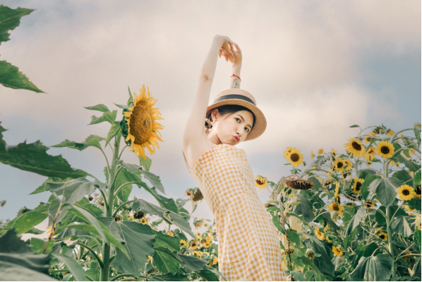 向日葵氛围感,35和85mm人像拍摄思路