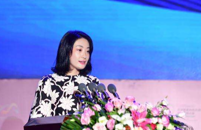 Angelababy|娃哈哈公主宗馥莉：身价800亿40岁还单身，成父亲宗庆后的心病