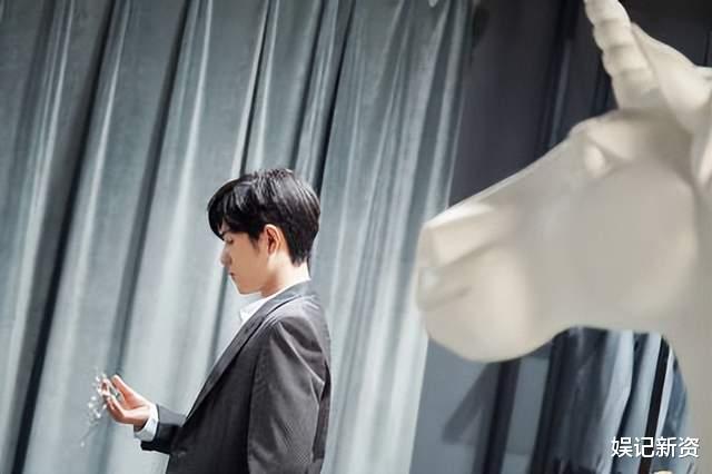 肖战|V榜发布品牌代言综合表现榜单，肖战“前五占四”，百事登上榜首