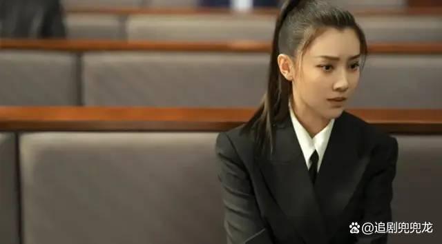 袁泉|袁泉、黄晓明《玫瑰之战》：绝望主妇十年后重返律政圈