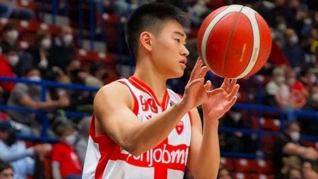 意甲|中国男篮又涌出天才后卫！16岁跨级征战小意甲，获MVP并率队夺冠