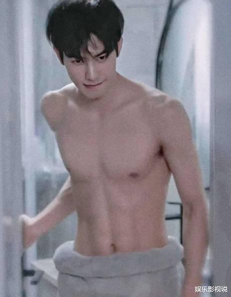 宋威龙|易烊千玺已成少年总裁，宋威龙却既无少年感也无男人味，这差异！