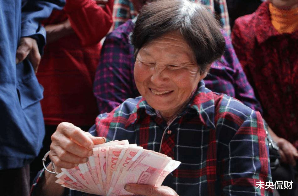 招聘|月薪一万二,只招50岁以上老人,你愿意去吗?