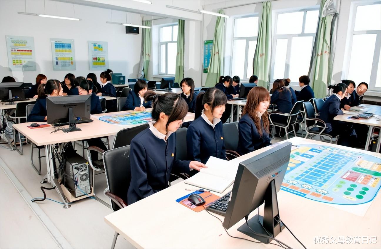 求职|22届高考生注意，这4类专业毕业不愁找工作，月薪也十分可观