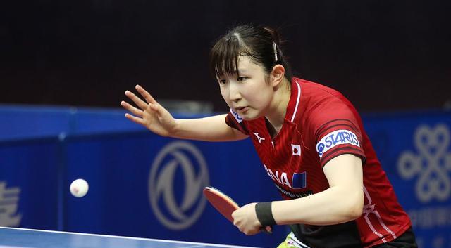 日本队|女单大爆冷！世界冠军2：4不敌日本削球手佐藤瞳，闭目无奈直摇头