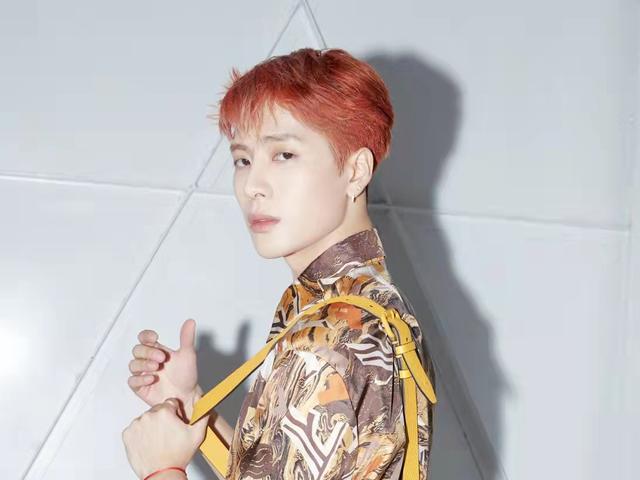 春晚|央视虎年春晚：萧敬腾刘涛王嘉尔毛晓彤亮相彩排现场，群星璀璨