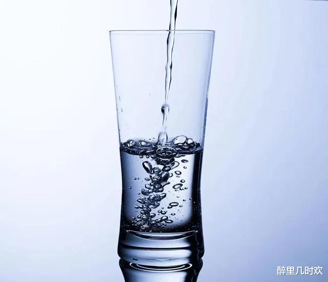 为什么东北人全家睡在一个炕上,两口子不尴尬吗?