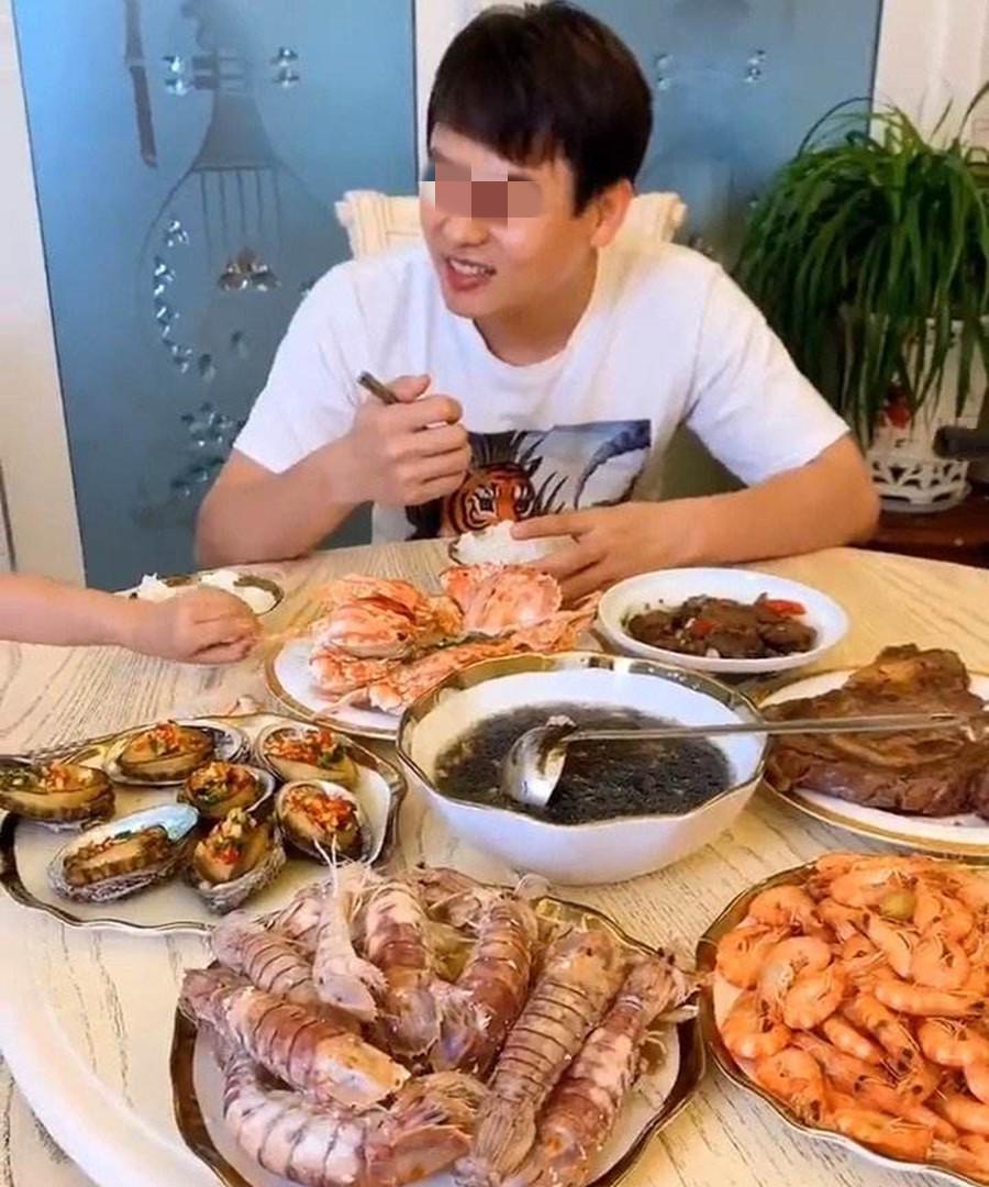 案例:男子邀请好友家中做客,妻子趁丈夫洗澡与其好友互动酿悲剧