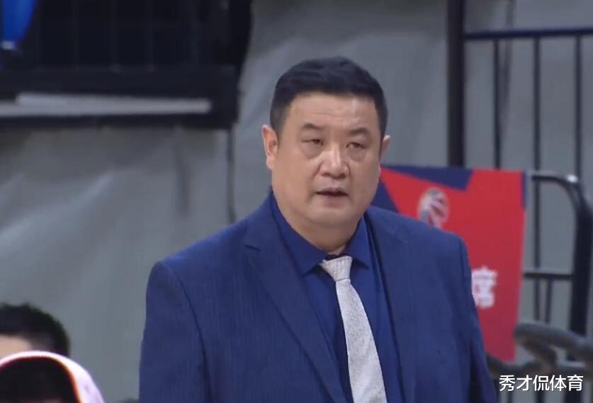 徐长锁|我为啥喊徐长锁下课？离谱用人总在自杀，丁彦雨航的眼神充满了不屑