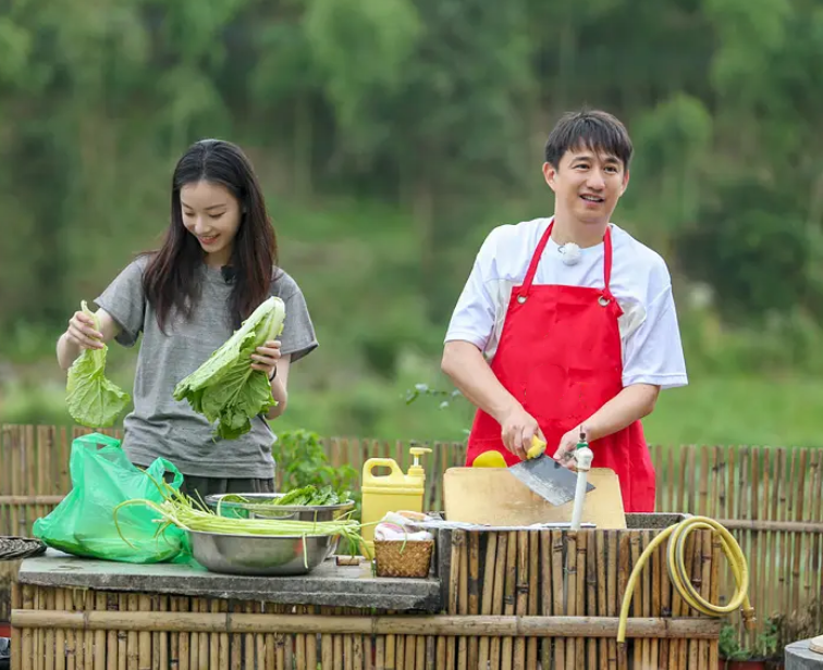 马丽|《向往的生活6》首播，飞行嘉宾阵容曝光，网友喊话导演组：“你是我的神”