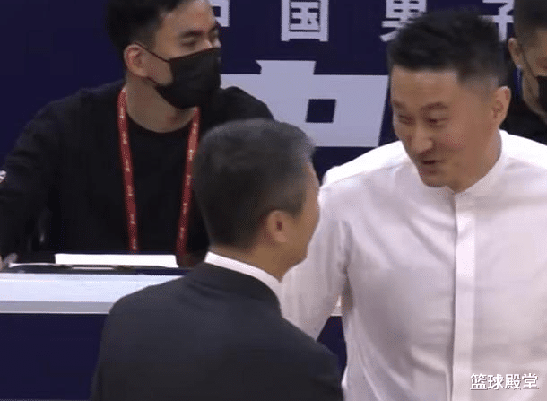 索尼·威姆斯|粤广赛后！杜锋狂赞郭士强执教能力，威姆斯+周鹏打服莱多