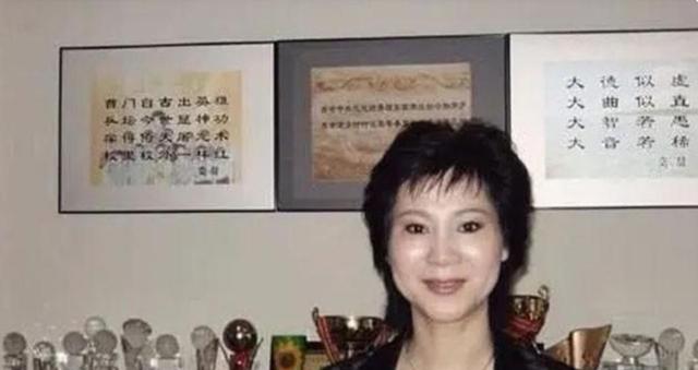 施之皓|施之皓曹燕华离婚22年，一个成了体院教授，一个成了世界冠军恩师