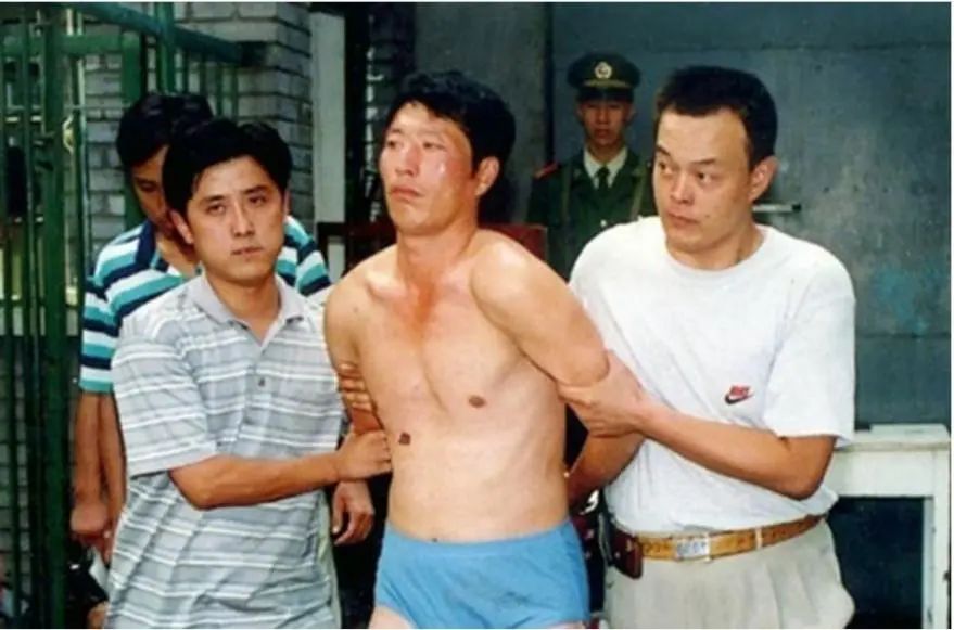 1997年,装卸工因入狱被注销北京户籍,出狱后杀害15人成杀人狂魔