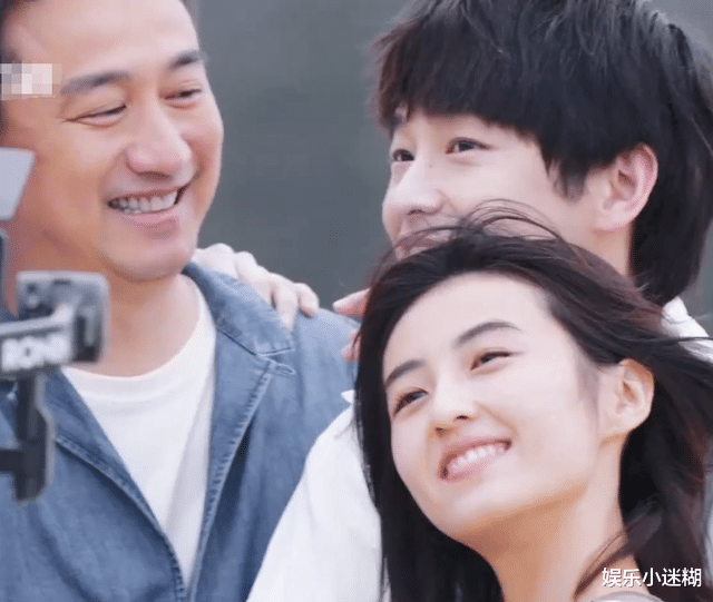 花絮|《向往6》官宣定档!全员回归海报花絮曝光,网友:乖妹妹回来了