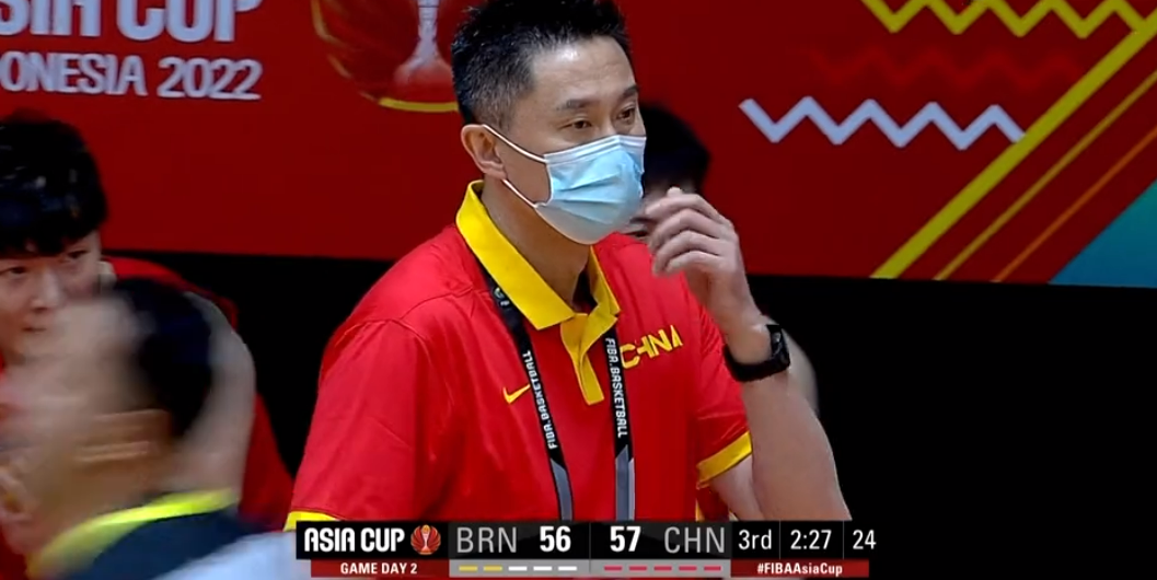 中国男篮|谁能想到，居然是一位老将和一位小将拯救了中国男篮？