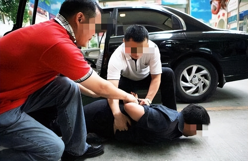 悍匪周向阳:学张子强绑票,6年作案67起杀22人,逃亡路上被击毙
