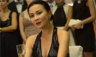 邓丽欣|她曾自曝被“大佬之子”侵犯，却跌落事业谷底，10年男友也意难平