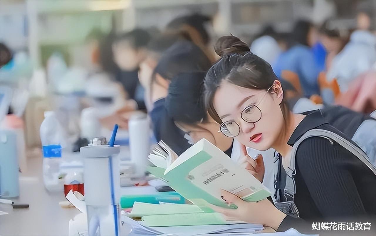 辅警|“你的学历,我们不认”留学硕士求职被拒!如此,留学还有用吗?