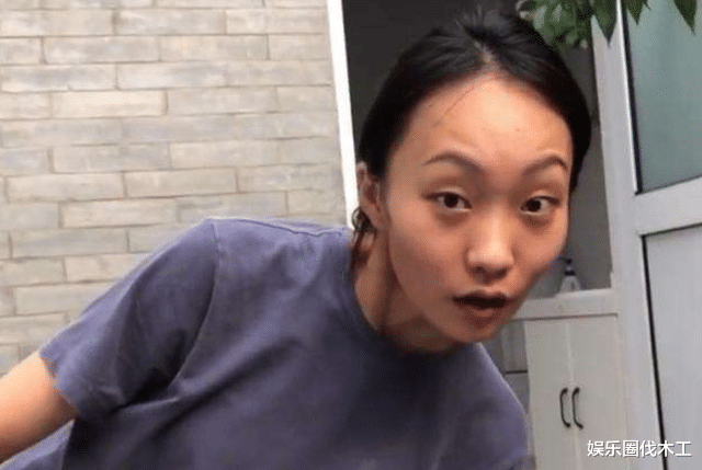 蓝色生死恋|圈粉888万的网红严素，最爱穿JK裙为父做饭，被传离异独自带2个娃