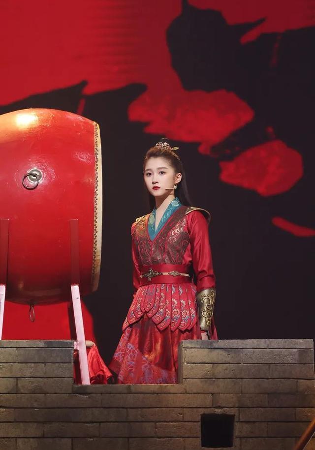 关晓彤|把《王牌》里的古装造型焊身上吧,关晓彤