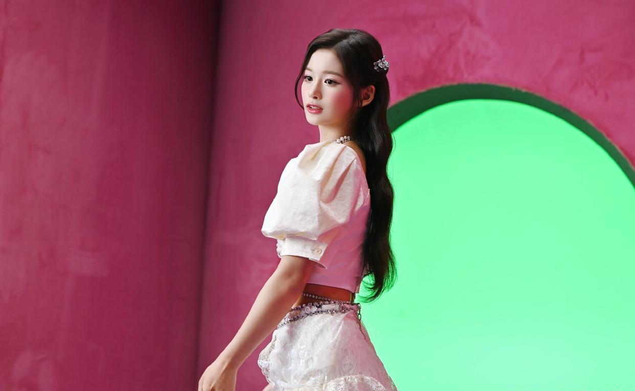 nmixx|NMIXX有3位成员放弃高考，组合出道便进入瓶颈期，JYP别辜负成员