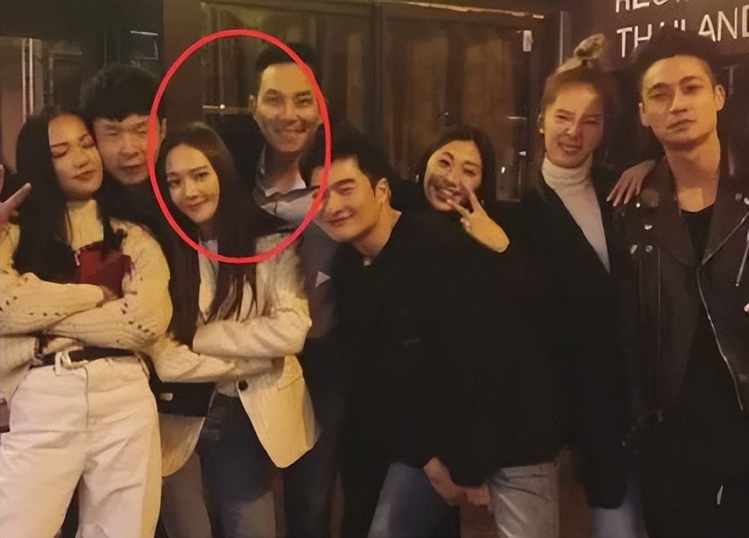 郑秀妍|“财阀小姐”郑秀妍：背十几万包却欠百万债，吃煎饼卷大葱圈好感