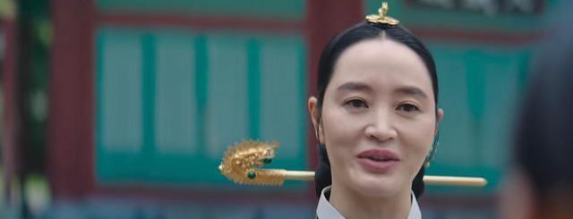 林志玲|最火韩剧《王后伞下》这个王后太个性了，竟敢挑战婆婆的权威