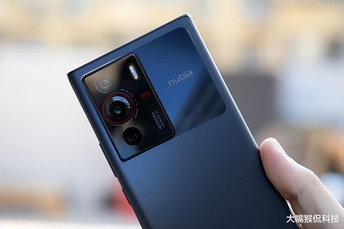 努比亚|5000毫安+80W，4nm旗舰依旧供不应求，9倍光学比较真的香！