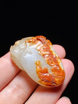 米芾|清中期 和田玉籽料留皮 脂白玉 米芾拜石 荔枝纹 挂件