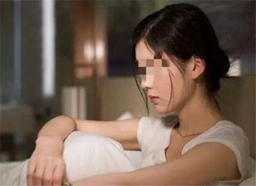 2011年,广东一31岁女子不满24岁男友提分手,崩溃后实施物理阉割
