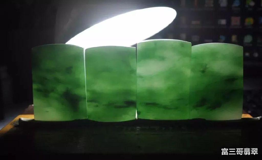 翡翠|玉赏 ▏翡翠《千里江山图》，寄情山水墨染天下！