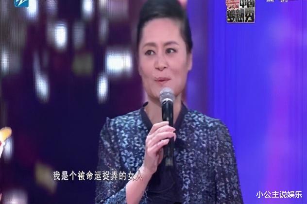 毛阿敏|她曾比毛阿敏还红，却被弟弟打成脑震荡，后靠当保姆赚钱养家