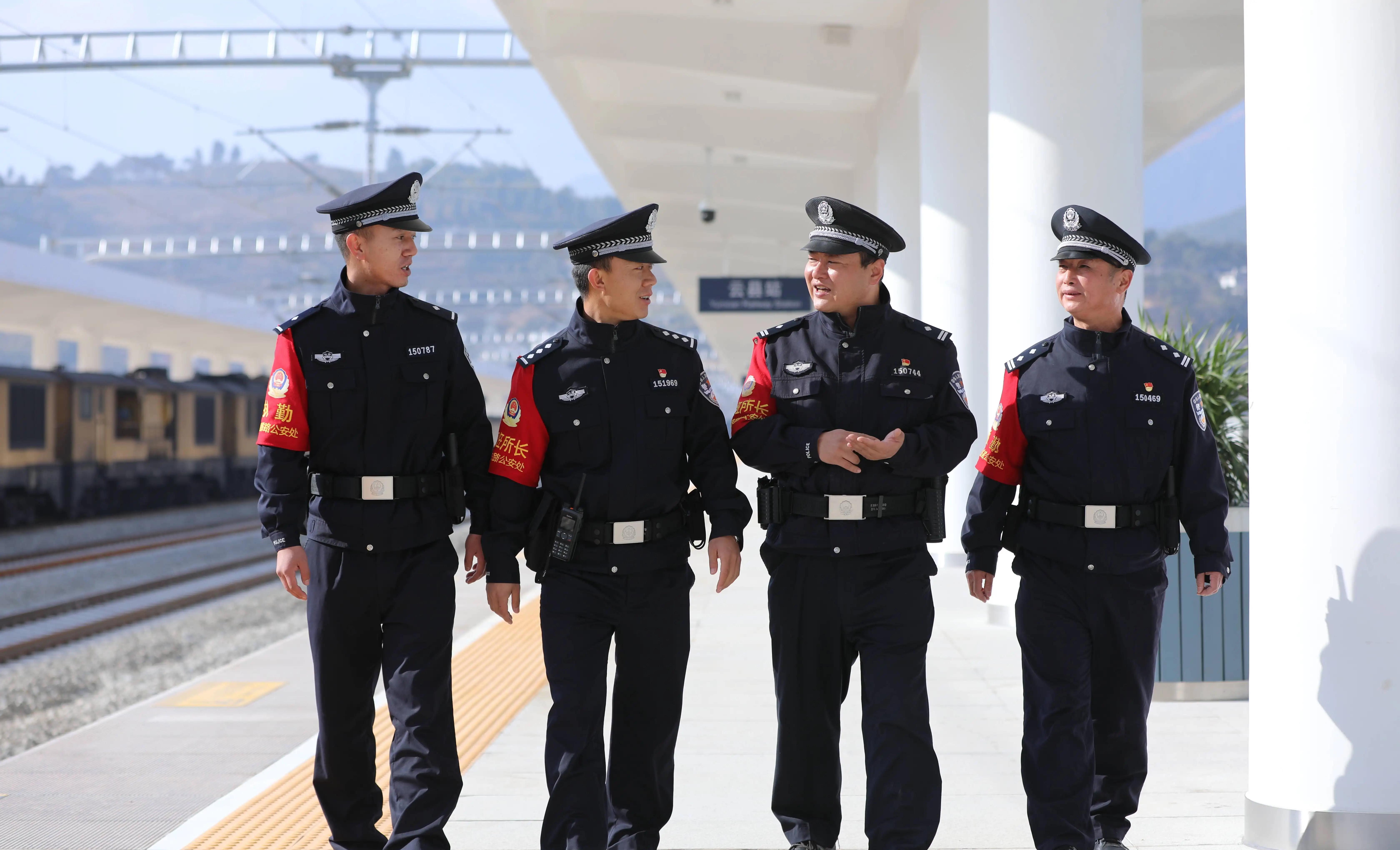 话,可能会安排副局长,政委这样的职务,警衔在一级警督到三级警督之间