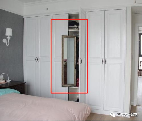 知道衣服是要挂的,衣柜格局就好做了