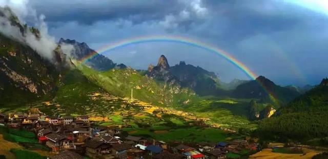 与世隔绝|与世隔绝的藏族村寨，最美的森林公园，这些美景你都去过吗