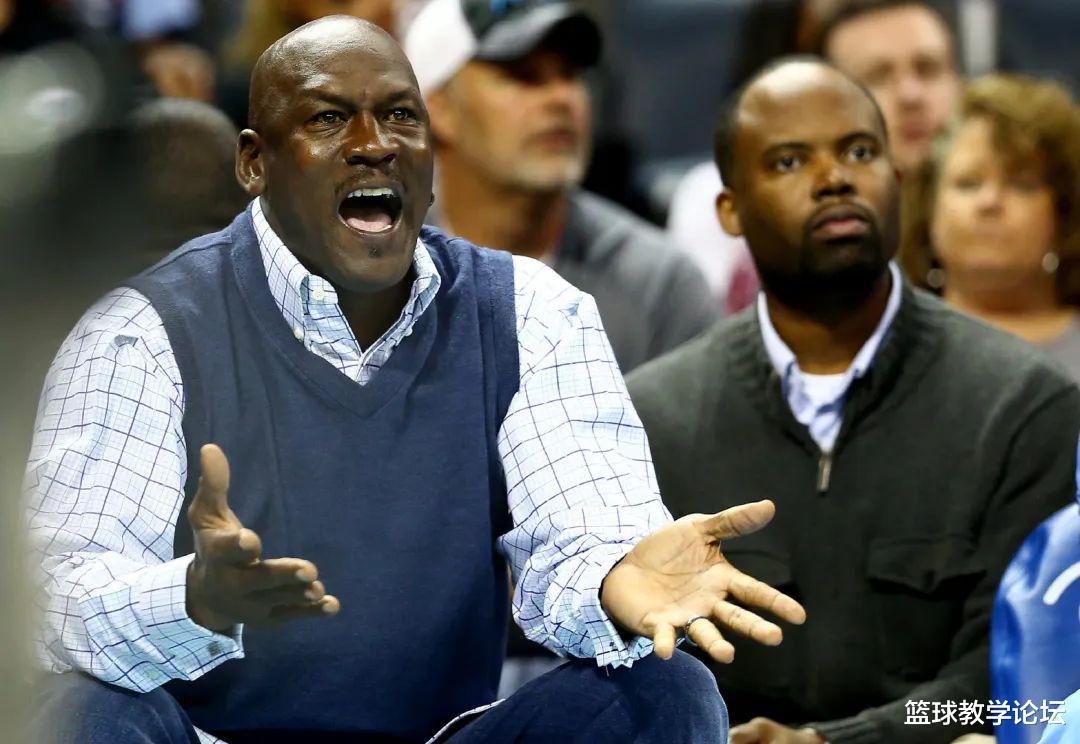 特雷·杨|怒砸女球迷！特雷杨把他心态打崩了！等着被NBA重罚吧