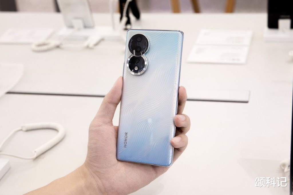 华为荣耀|荣耀80来了!1920Hz调光+骁龙782G,依旧售价2699元起!