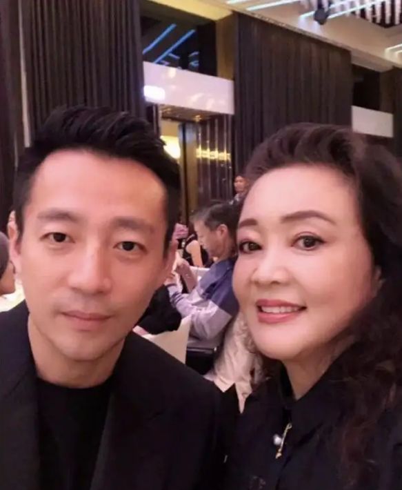 汪小菲|汪小菲正式官宣恋情，感谢张颖颖陪伴自己，直言：爱就爱了