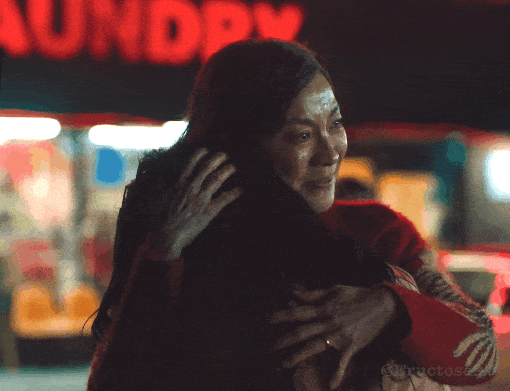 杨紫琼|杨紫琼：5段恋情无果，与千亿富豪热恋16年，却坚持不婚不育