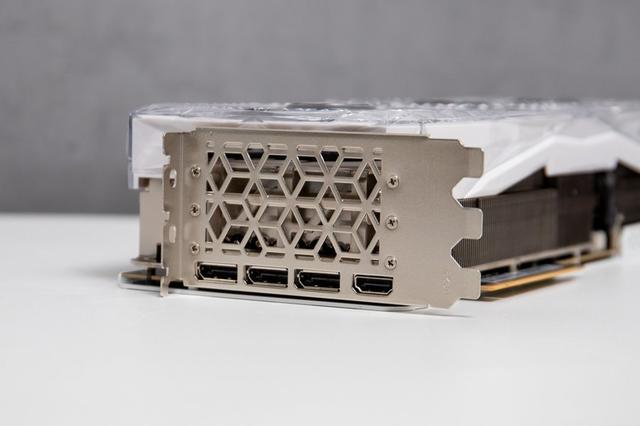 RTX 4080|影驰RTX4080星曜OC评测：雅致纯白高颜值，更有ARGB夺目炫光