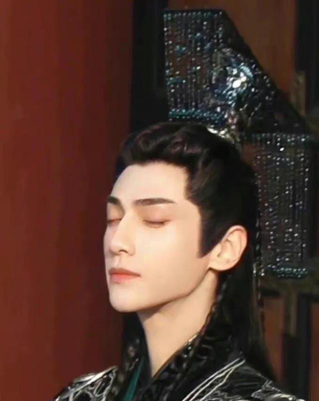 长月烬明|白鹿《长月烬明》又跳楼！剧情高虐，陈都灵黑化戏份出彩盼还原