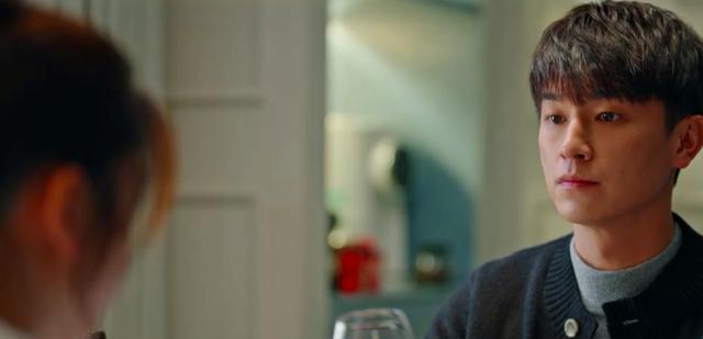 我的秘密室友|《我的秘密室友》细思极恐：陈嘉岚为什么不主动联系何正钰？