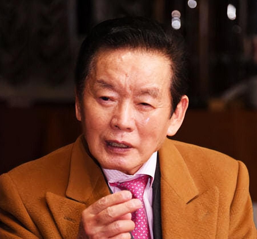 日本富豪曾与“4000个美女有染”,刚结婚就暴毙家中,网友:报应